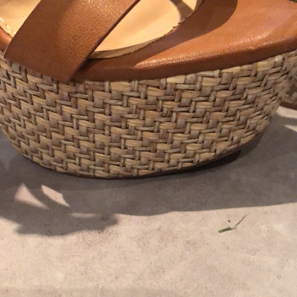 Size 8 platform strappy sandals with raffia detail - Picture 2 of 4